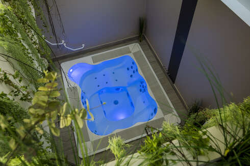 Soin bien-être Accès Spa/piscine & Massage 2 pers & demi bouteille de champagne 